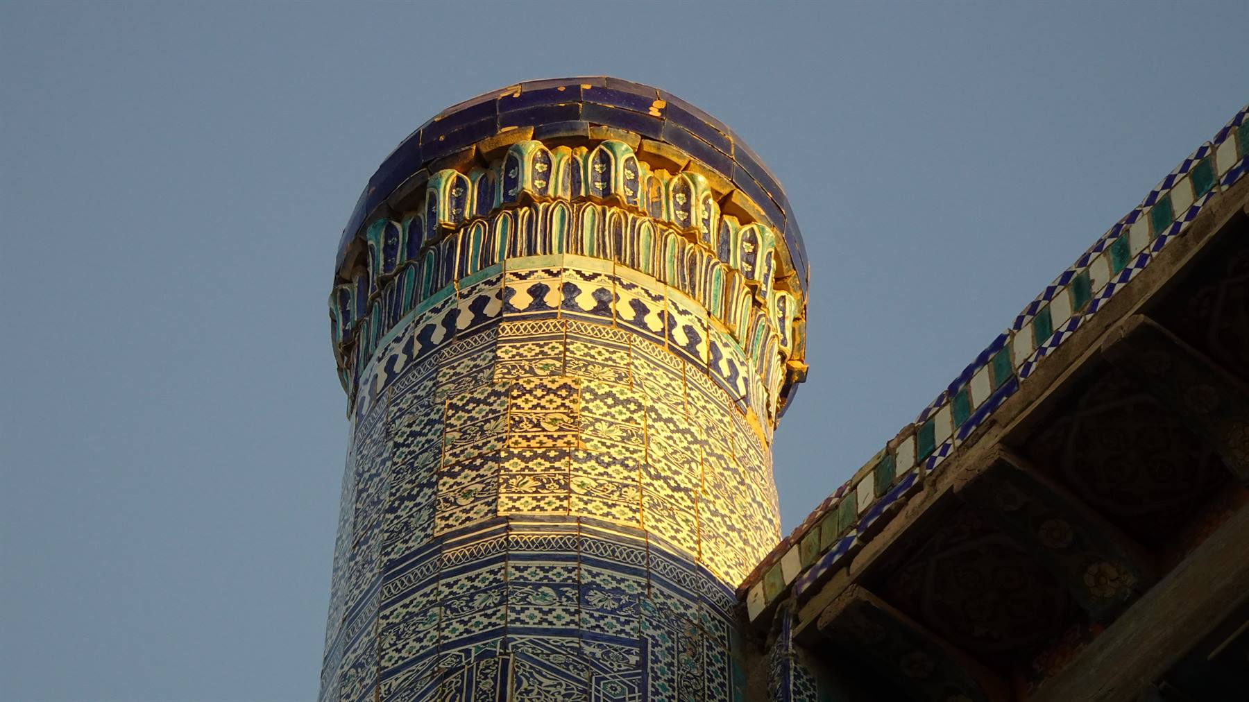 Minareto di maiolica blu e oro, Registan di Samarcanda