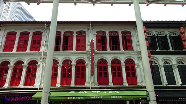 Excellent red and white, Chinatown has stolen my heart.