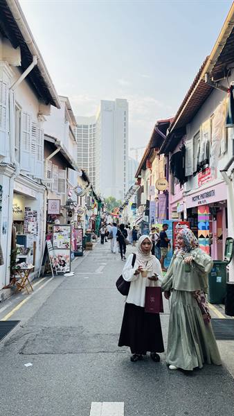 Colourful alleys, a tea and a laugh: moments the diary will keep.