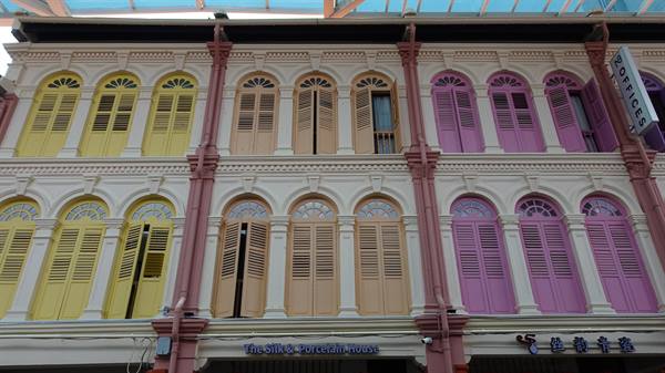 Candy-coloured façade: I stopped time for an instant.