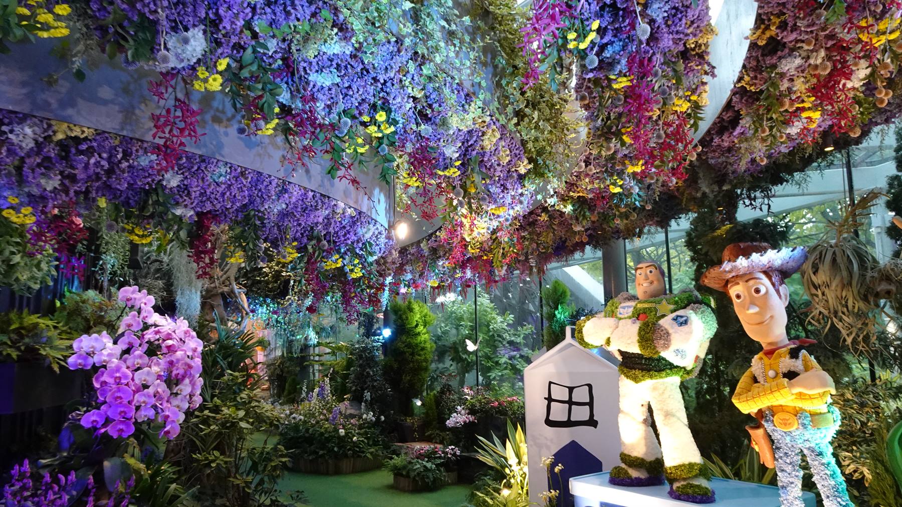 Garden By The Bay - Floral Fantasy