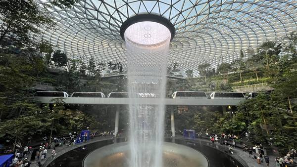 Changi Airport-The Jewel Rain Vortex