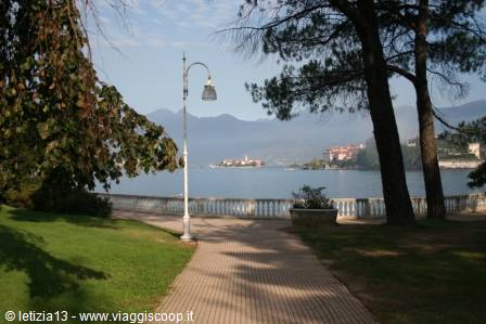 Lamp post on a stone path facing Isola Bella on Lake Maggiore