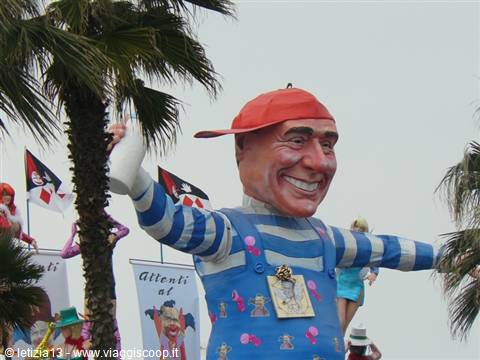 Viareggio - Parade of floats