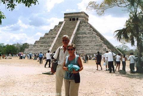 Chichen-Itzá: waiting for the feathered serpent