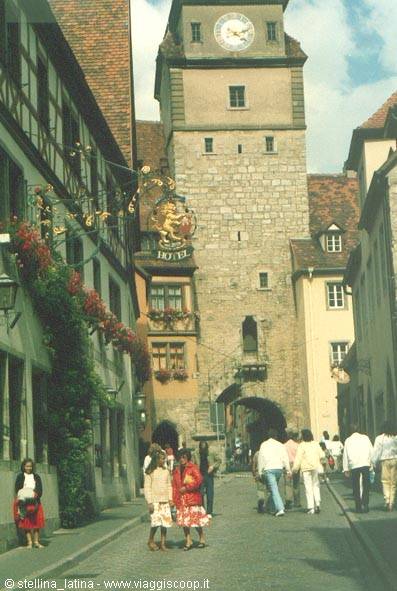 rothenburg ob der tauber: the weisser turm tower