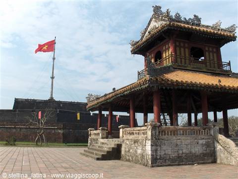Huè: the imperial citadel and the emperor's forbidden city