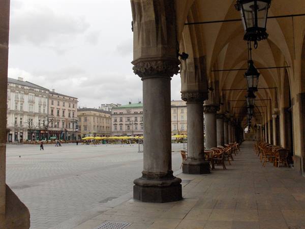 The market square from the Cloth Hall