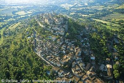 Cordes sur le ciel - photo from the internet
