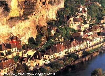 LA-ROQUE-GAGEAC - photo from the internet