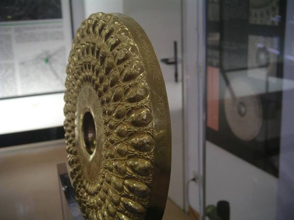 Himera - 'golden phials' graphic detail