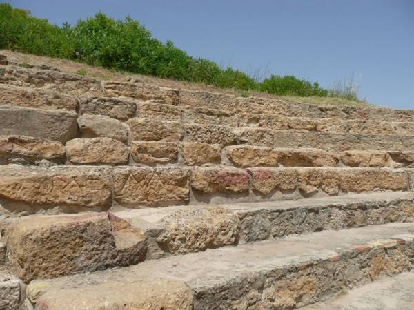 MORGANTINA - on the 10th step it reads: ARCHELAS SON OF EUKLEIDAS TO DIONYSOS