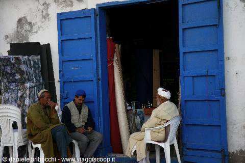 ESSOUIRA PEOPLE AND COLORS