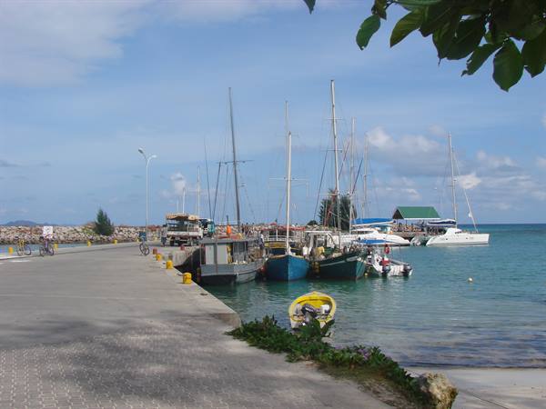 jetty of la digue