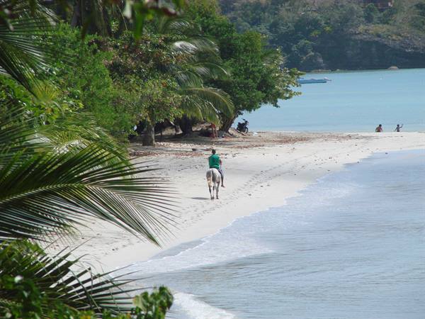playa suroeste from the road