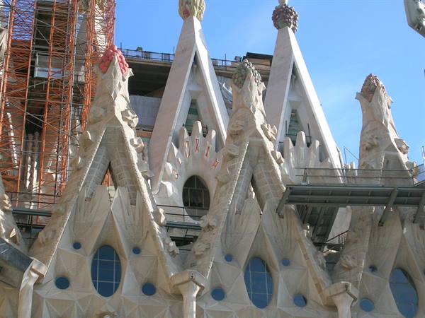DETAILS OF THE SAGRADA FAMILIA