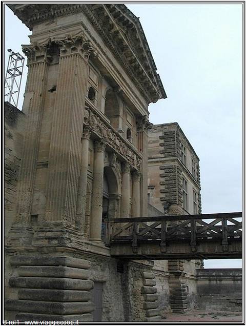 La Tour d'Aigues