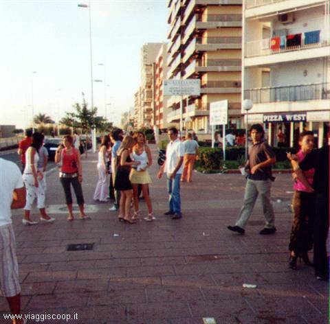 8.30 AM OUTSIDE THE CLUB