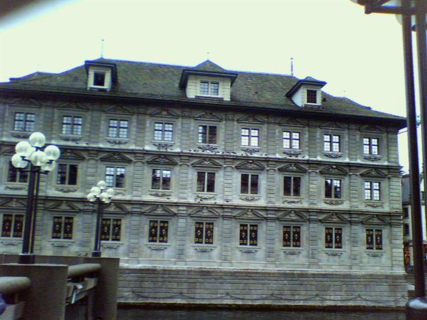 Cantonal government building