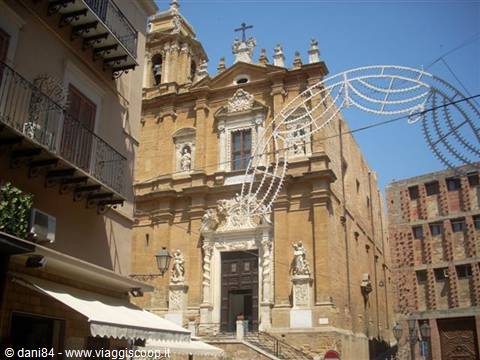 through the streets of agrigento 1