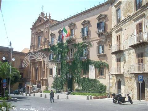 through the streets of agrigento 2