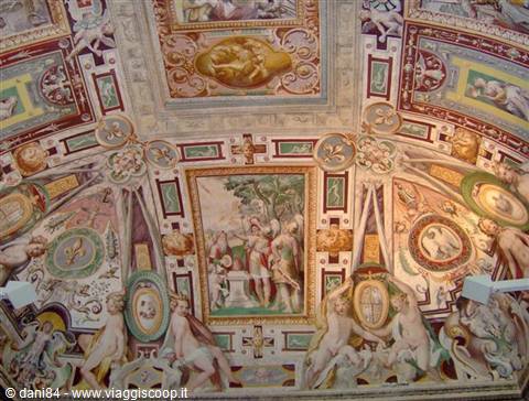 Villa d'Este frescoes inside