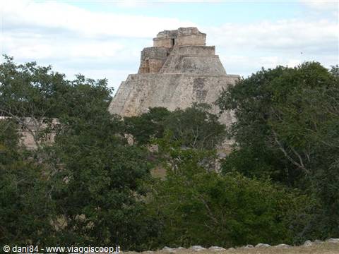 uxmal pyramid of the soothsayer