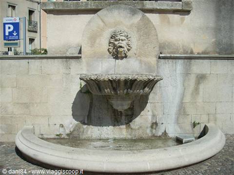 nimes