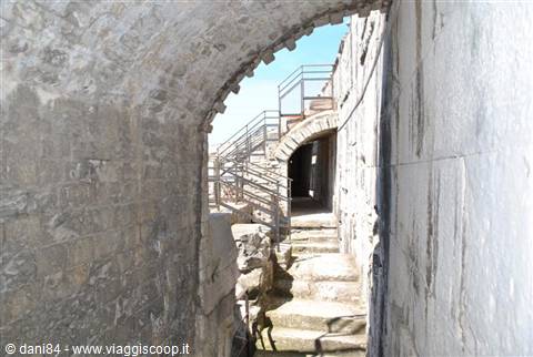 nimes