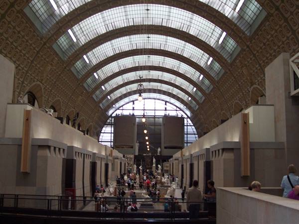the impressionist works exhibited in a former railway station