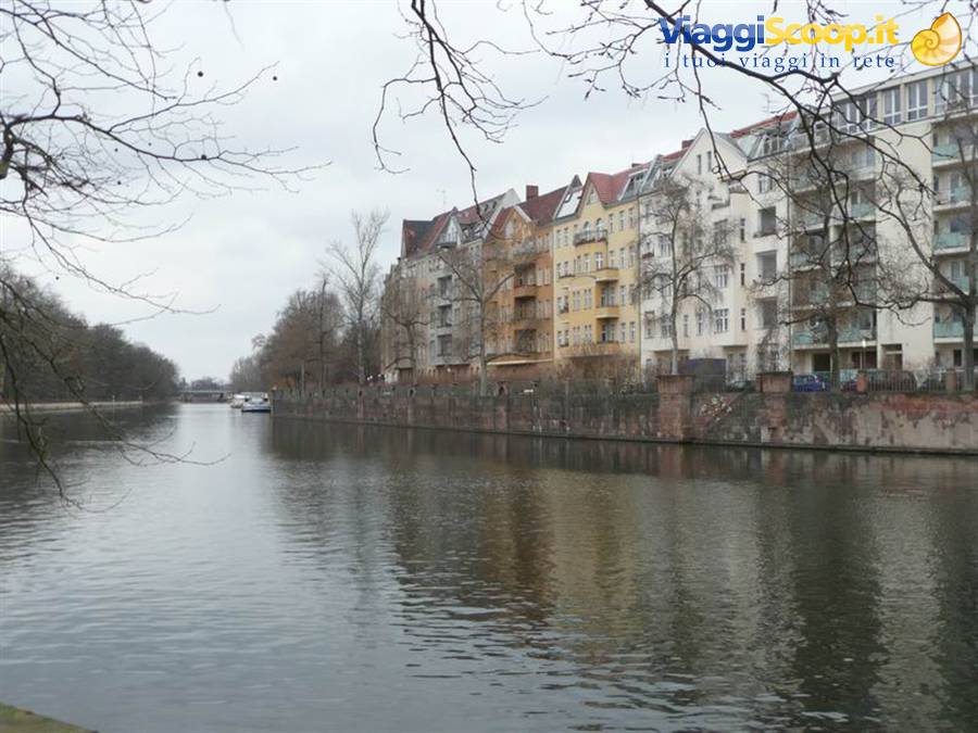 Houses along the Spree - area of Schloss Charlottenburg