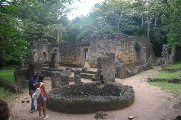 ruins of gedi