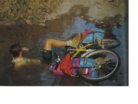 Towards Lebekeren: a failed river crossing, when hunger kicks in!