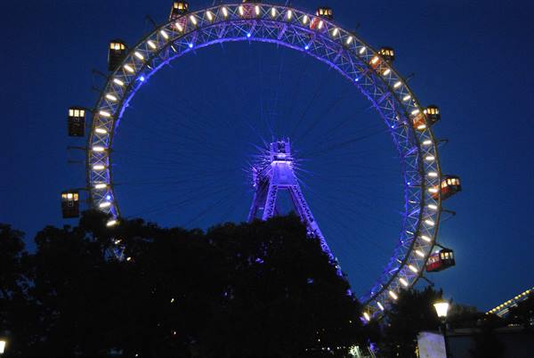 Riesenrad at night 