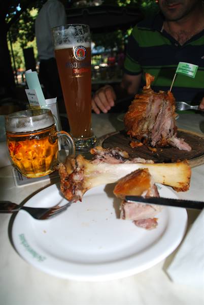 The legendary pork knuckle at Schweizerhaus