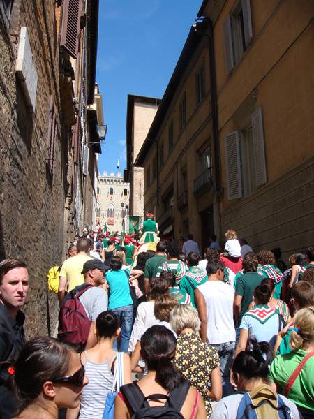 The Oca contrada moves