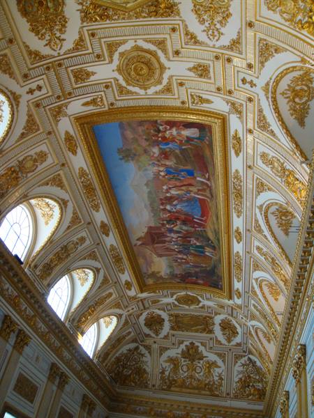 Frescoes of the throne room