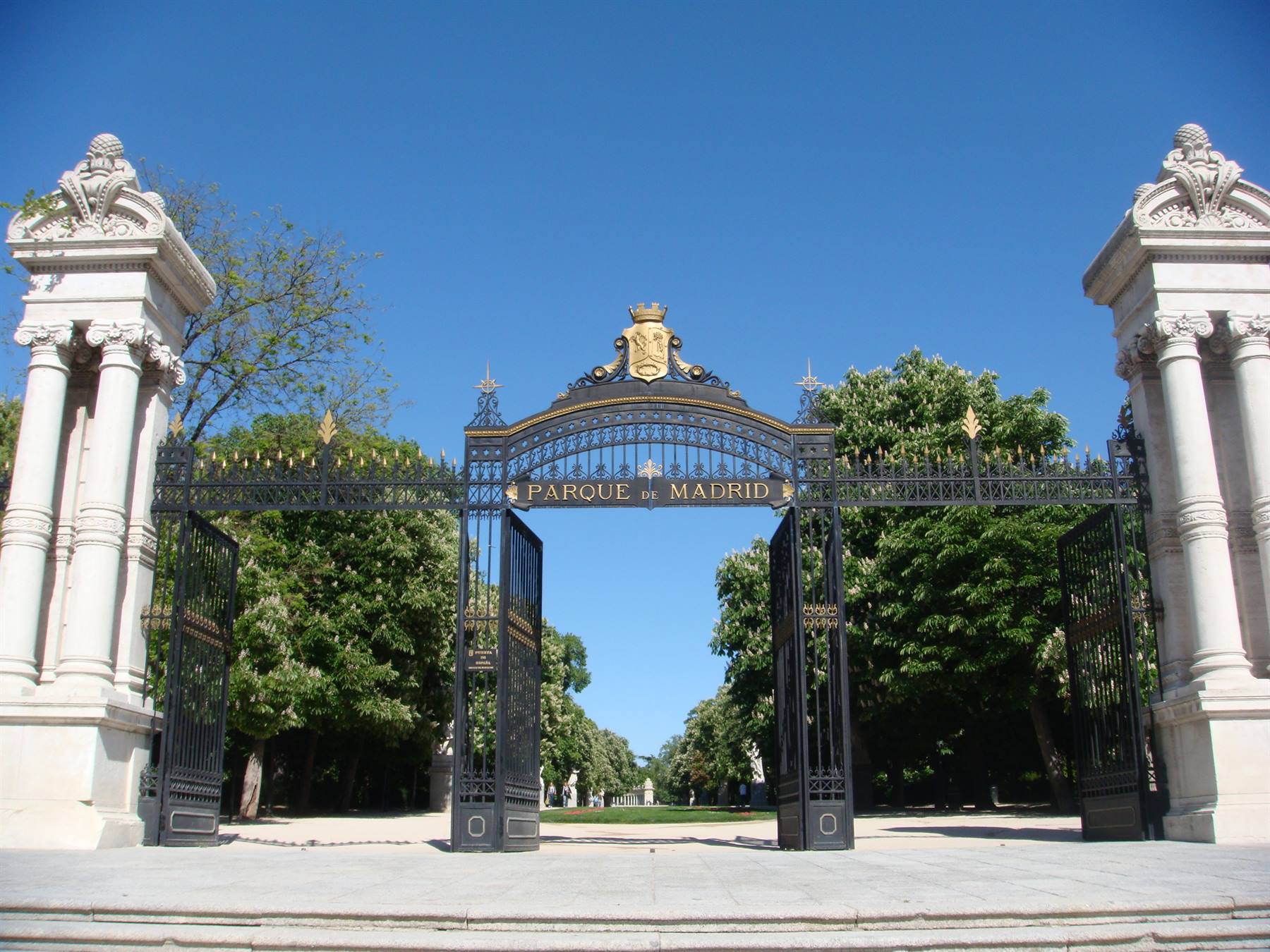 The entrance of Parque del Buen Retiro