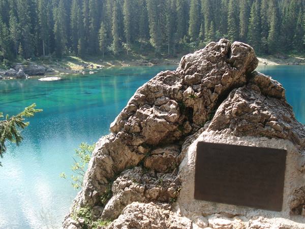 Lake Carezza 2