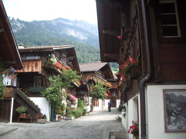 Brienz, balconies in bloom