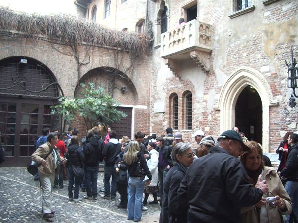 Juliet's balcony
