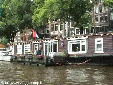 the floating houses