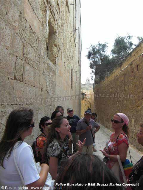 Malta - Glimpses of the alleys  of Mdina