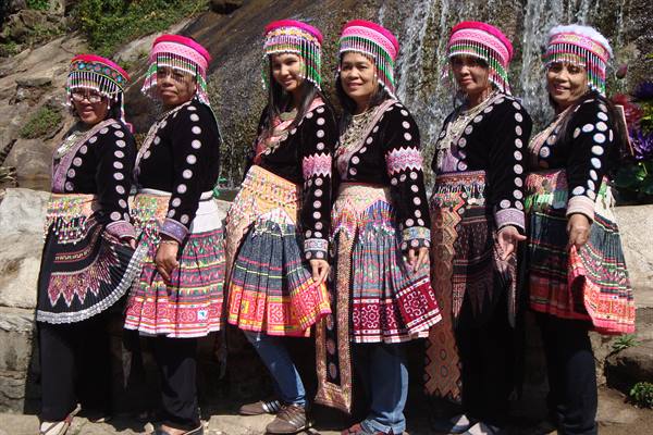 Hmong women