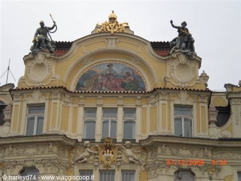 stunning detail of the palace roof