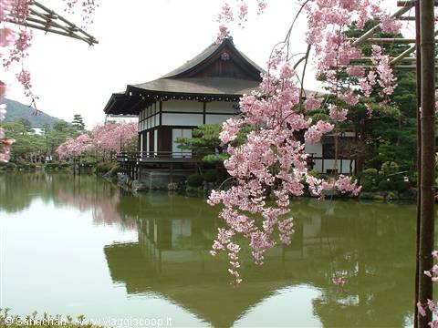 heian shrine gardens