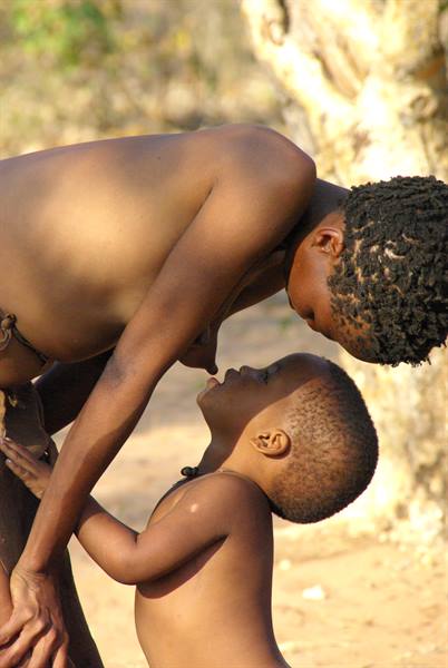 San mother with her cub