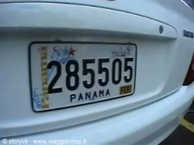 Panama license plate 285505 with tricolor stars on a white car