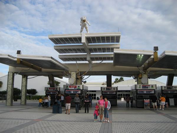 KENNEDY SPACE CENTER CAPE CANAVERAL