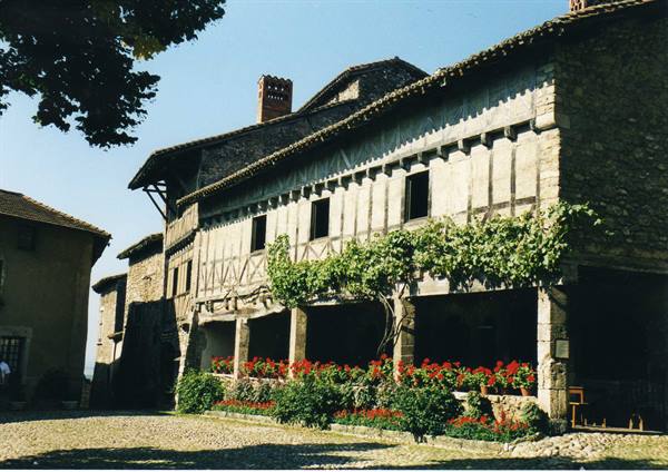Perouges